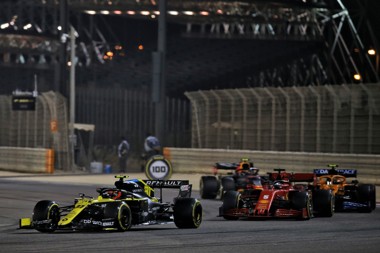 GP SAKHIR, Esteban Ocon (FRA) Renault F1 Team RS20.
06.12.2020. Formula 1 World Championship, Rd 16, Sakhir Grand Prix, Sakhir, Bahrain, Gara Day.
- www.xpbimages.com, EMail: requests@xpbimages.com © Copyright: Batchelor / XPB Images