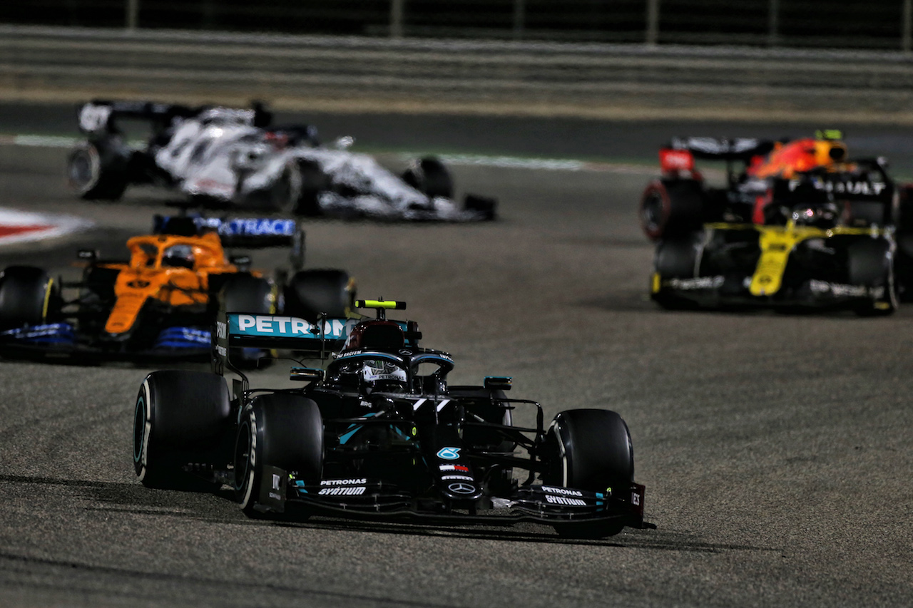 GP SAKHIR, Valtteri Bottas (FIN) Mercedes AMG F1 W11.
06.12.2020. Formula 1 World Championship, Rd 16, Sakhir Grand Prix, Sakhir, Bahrain, Gara Day.
- www.xpbimages.com, EMail: requests@xpbimages.com © Copyright: Moy / XPB Images