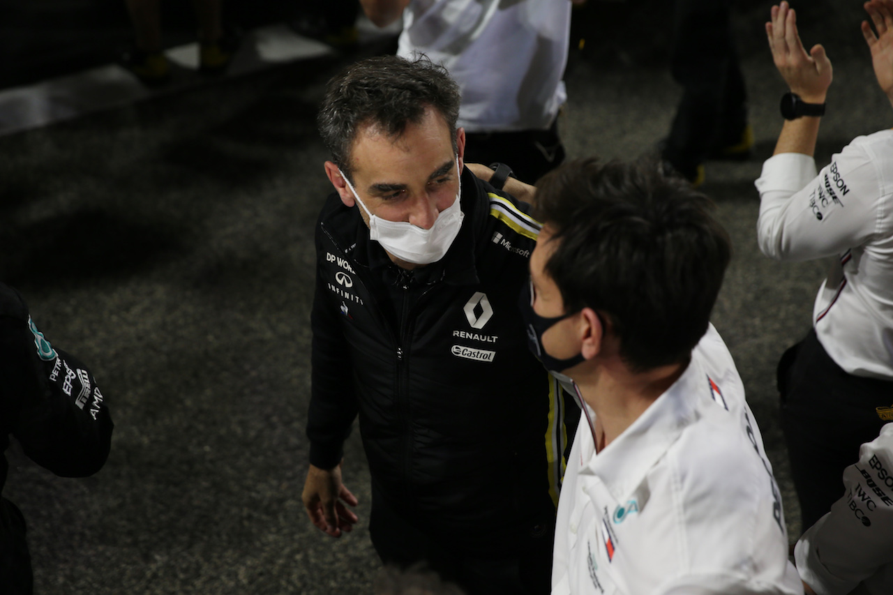 GP SAKHIR, 
Cyril Abiteboul (FRA) Renault Sport F1 Managing Director e Toto Wolff (GER) Mercedes AMG F1 Shareholder e Executive Director.
06.12.2020. Formula 1 World Championship, Rd 16, Sakhir Grand Prix, Sakhir, Bahrain, Gara Day.
- www.xpbimages.com, EMail: requests@xpbimages.com © Copyright: Batchelor / XPB Images