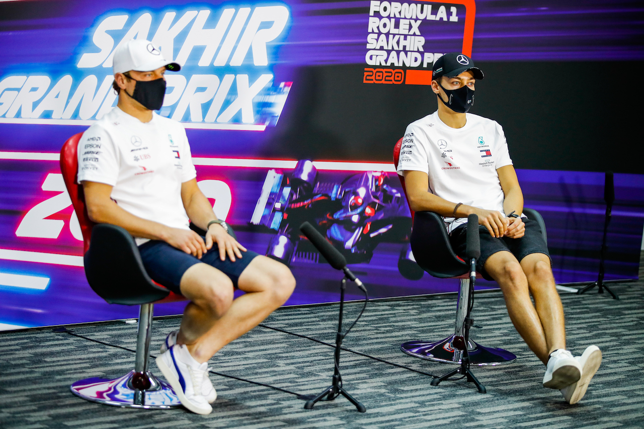 GP SAKHIR, (L to R): Valtteri Bottas (FIN) Mercedes AMG F1 e team mate George Russell (GBR) Mercedes AMG F1 in the FIA Press Conference.
03.12.2020. Formula 1 World Championship, Rd 16, Sakhir Grand Prix, Sakhir, Bahrain, Preparation Day.
- www.xpbimages.com, EMail: requests@xpbimages.com © Copyright: FIA Pool Image for Editorial Use Only