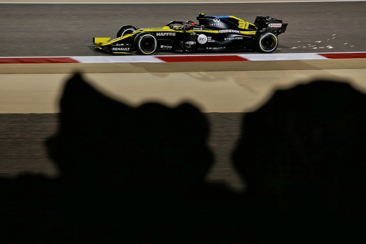 GP SAKHIR, Esteban Ocon (FRA) Renault F1 Team RS20.
05.12.2020. Formula 1 World Championship, Rd 16, Sakhir Grand Prix, Sakhir, Bahrain, Qualifiche Day.
- www.xpbimages.com, EMail: requests@xpbimages.com © Copyright: Moy / XPB Images