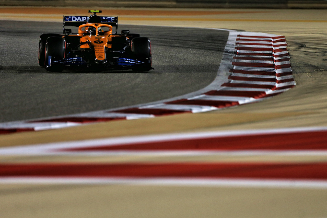 GP SAKHIR, Lando Norris (GBR) McLaren MCL35.
05.12.2020. Formula 1 World Championship, Rd 16, Sakhir Grand Prix, Sakhir, Bahrain, Qualifiche Day.
- www.xpbimages.com, EMail: requests@xpbimages.com © Copyright: Moy / XPB Images