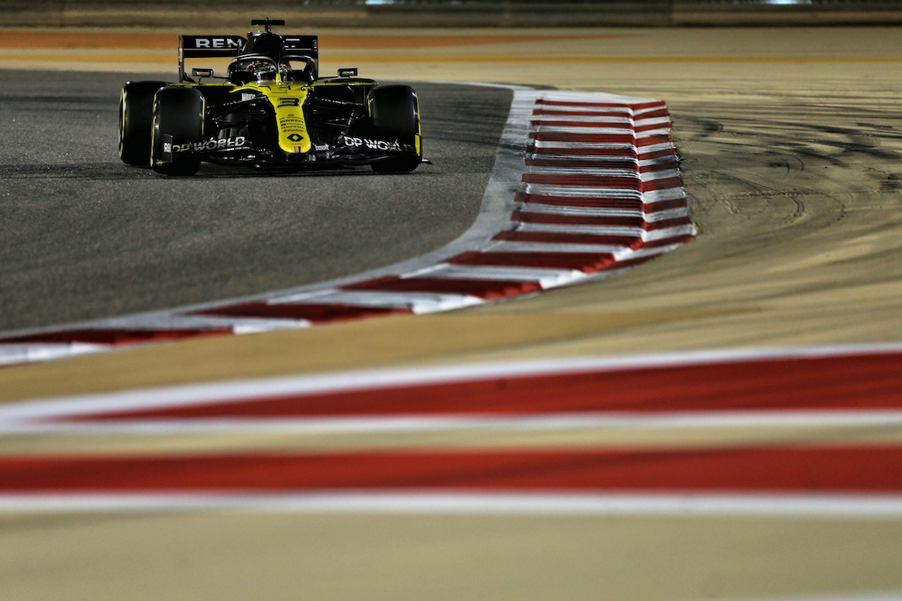 GP SAKHIR, Daniel Ricciardo (AUS) Renault F1 Team RS20.
05.12.2020. Formula 1 World Championship, Rd 16, Sakhir Grand Prix, Sakhir, Bahrain, Qualifiche Day.
- www.xpbimages.com, EMail: requests@xpbimages.com © Copyright: Moy / XPB Images