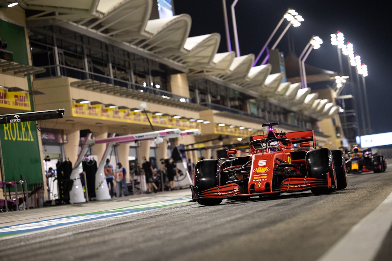 GP SAKHIR, Sebastian Vettel (GER) Ferrari SF1000.
05.12.2020. Formula 1 World Championship, Rd 16, Sakhir Grand Prix, Sakhir, Bahrain, Qualifiche Day.
- www.xpbimages.com, EMail: requests@xpbimages.com © Copyright: Bearne / XPB Images