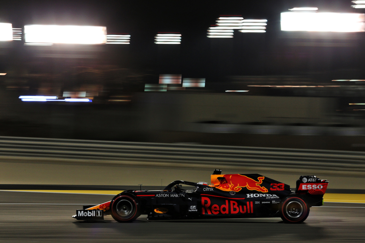 GP SAKHIR, Max Verstappen (NLD) Red Bull Racing RB16.
05.12.2020. Formula 1 World Championship, Rd 16, Sakhir Grand Prix, Sakhir, Bahrain, Qualifiche Day.
- www.xpbimages.com, EMail: requests@xpbimages.com © Copyright: Moy / XPB Images