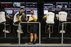 GP SAKHIR, Fernando Alonso (ESP) Renault F1 Team with Alan Permane (GBR) Renault F1 Team Trackside Operations Director.
05.12.2020. Formula 1 World Championship, Rd 16, Sakhir Grand Prix, Sakhir, Bahrain, Qualifiche Day.
- www.xpbimages.com, EMail: requests@xpbimages.com © Copyright: Charniaux / XPB Images