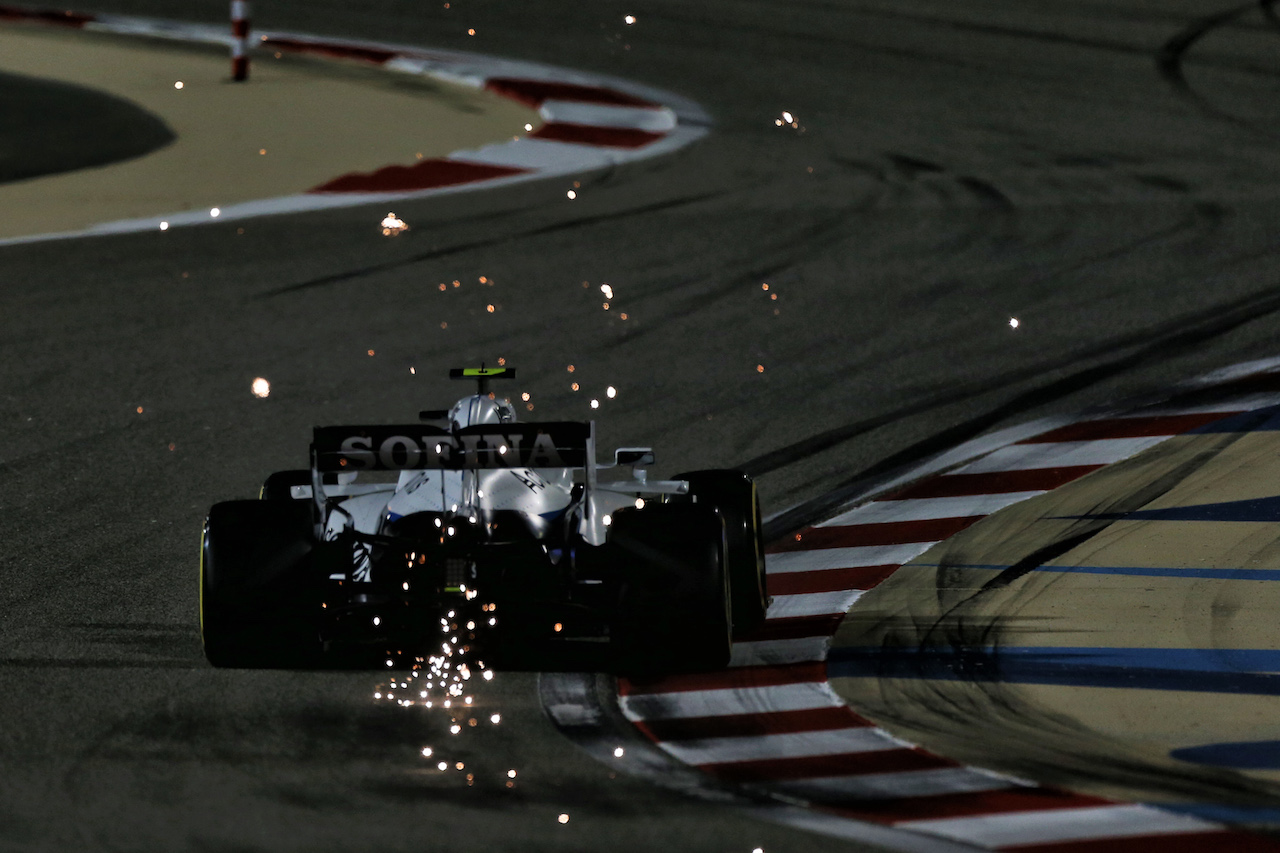 GP SAKHIR, Nicholas Latifi (CDN) Williams Racing FW43.
04.12.2020. Formula 1 World Championship, Rd 16, Sakhir Grand Prix, Sakhir, Bahrain, Practice Day
- www.xpbimages.com, EMail: requests@xpbimages.com © Copyright: Moy / XPB Images