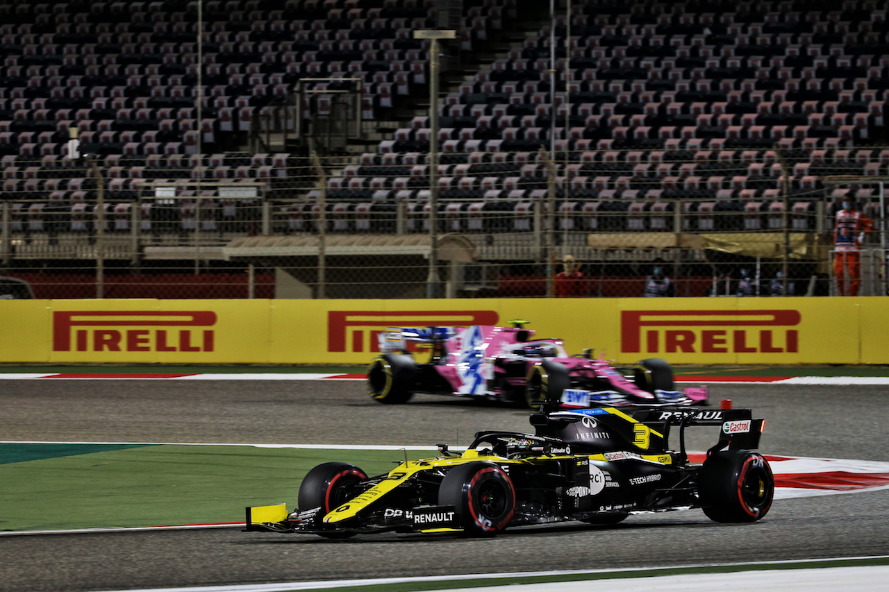 GP SAKHIR, Daniel Ricciardo (AUS) Renault F1 Team RS20.
04.12.2020. Formula 1 World Championship, Rd 16, Sakhir Grand Prix, Sakhir, Bahrain, Practice Day
- www.xpbimages.com, EMail: requests@xpbimages.com © Copyright: Batchelor / XPB Images