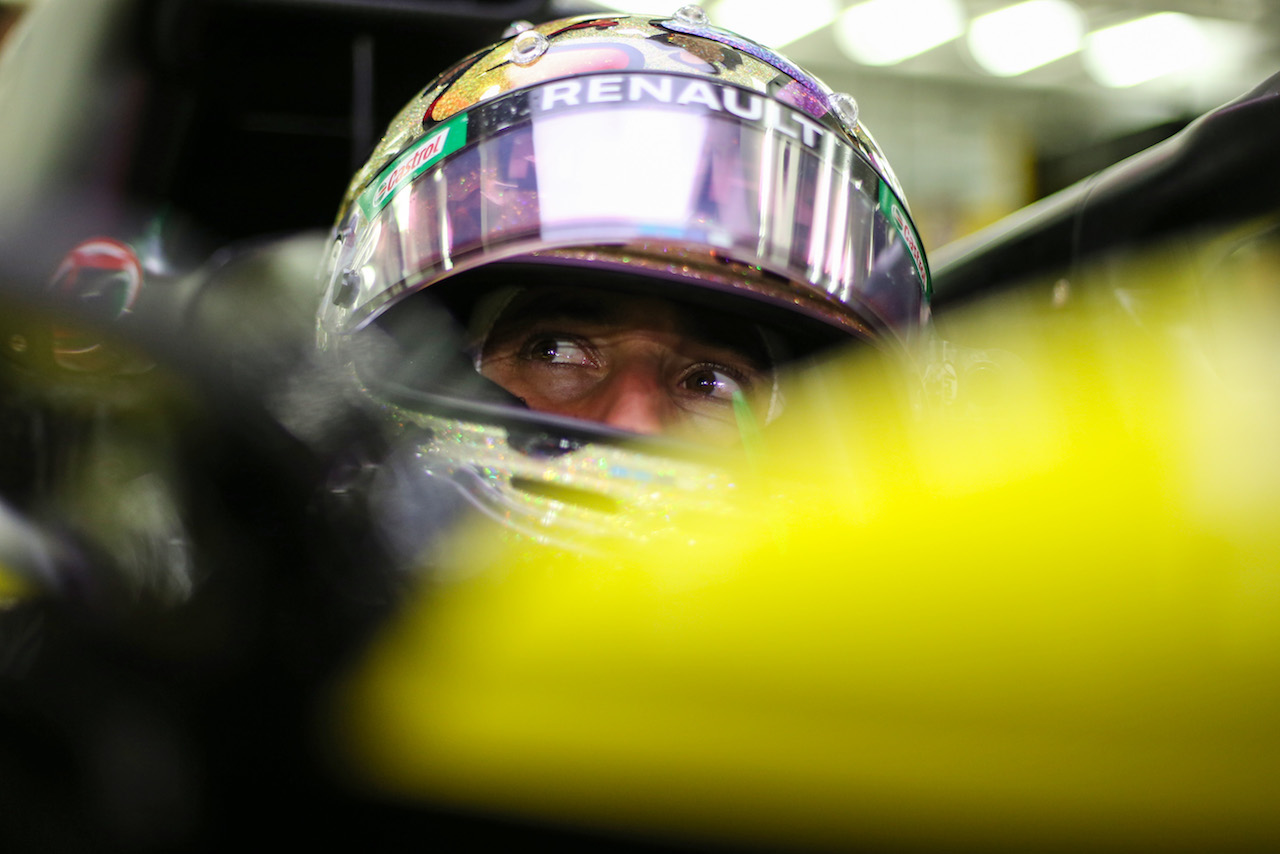 GP SAKHIR, Daniel Ricciardo (AUS) Renault F1 Team RS20.
04.12.2020. Formula 1 World Championship, Rd 16, Sakhir Grand Prix, Sakhir, Bahrain, Practice Day
- www.xpbimages.com, EMail: requests@xpbimages.com © Copyright: Charniaux / XPB Images