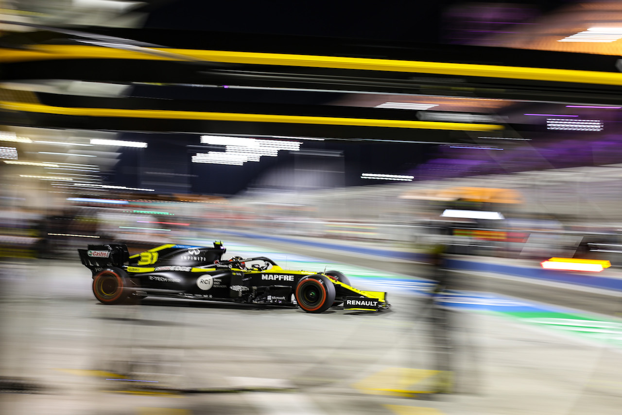 GP SAKHIR, Esteban Ocon (FRA) Renault F1 Team RS20.
04.12.2020. Formula 1 World Championship, Rd 16, Sakhir Grand Prix, Sakhir, Bahrain, Practice Day
- www.xpbimages.com, EMail: requests@xpbimages.com © Copyright: Charniaux / XPB Images