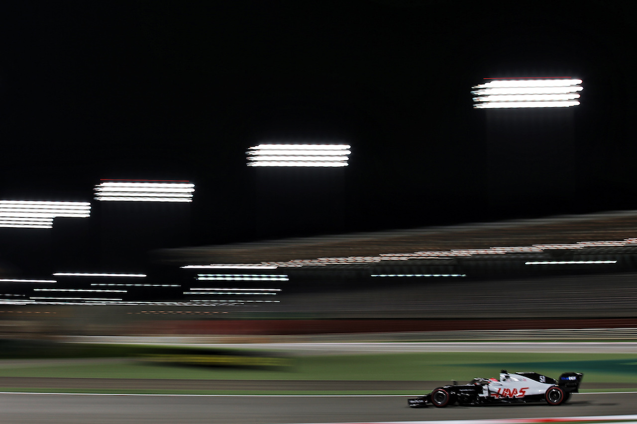 GP SAKHIR, Pietro Fittipaldi (BRA) Haas VF-19.
04.12.2020. Formula 1 World Championship, Rd 16, Sakhir Grand Prix, Sakhir, Bahrain, Practice Day
- www.xpbimages.com, EMail: requests@xpbimages.com © Copyright: Batchelor / XPB Images
