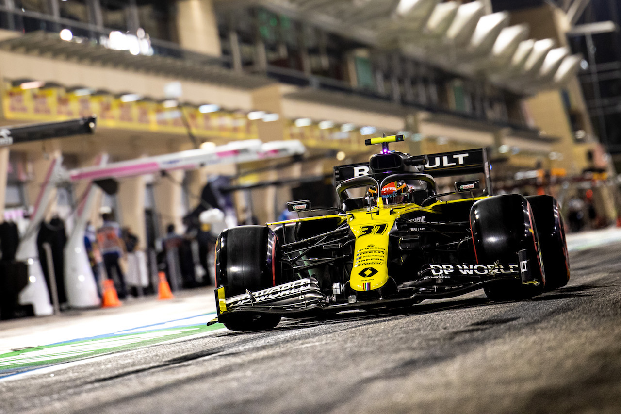 GP SAKHIR, Esteban Ocon (FRA) Renault F1 Team RS20.
04.12.2020. Formula 1 World Championship, Rd 16, Sakhir Grand Prix, Sakhir, Bahrain, Practice Day
- www.xpbimages.com, EMail: requests@xpbimages.com © Copyright: Bearne / XPB Images