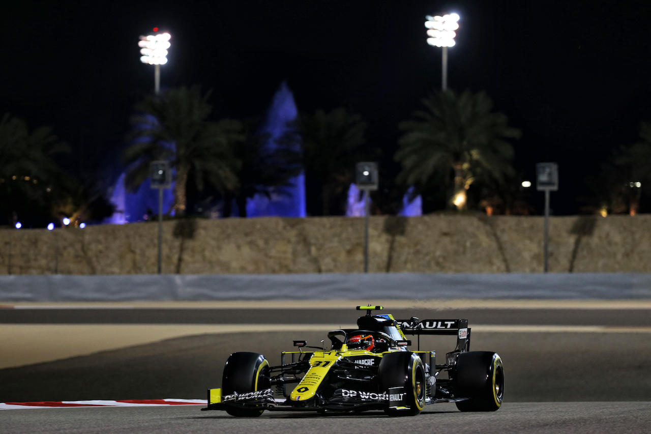 GP SAKHIR, Esteban Ocon (FRA) Renault F1 Team RS20.
04.12.2020. Formula 1 World Championship, Rd 16, Sakhir Grand Prix, Sakhir, Bahrain, Practice Day
- www.xpbimages.com, EMail: requests@xpbimages.com © Copyright: Batchelor / XPB Images