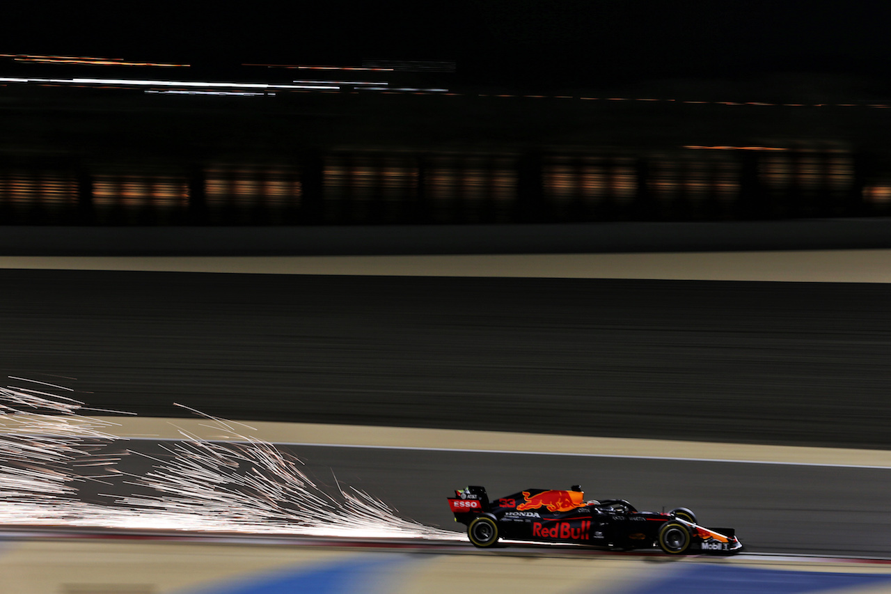GP SAKHIR, Max Verstappen (NLD) Red Bull Racing RB16.
04.12.2020. Formula 1 World Championship, Rd 16, Sakhir Grand Prix, Sakhir, Bahrain, Practice Day
- www.xpbimages.com, EMail: requests@xpbimages.com © Copyright: Moy / XPB Images