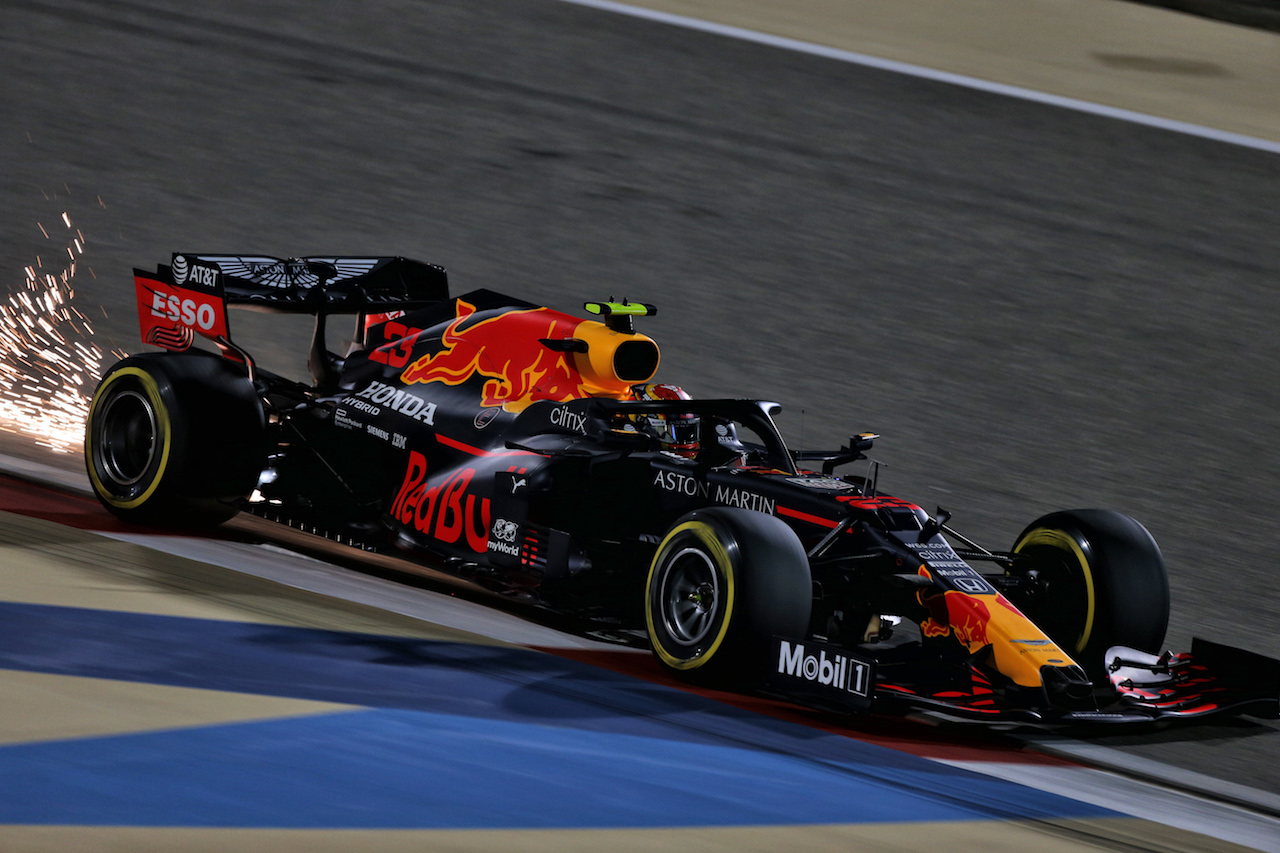 GP SAKHIR, Alexander Albon (THA) Red Bull Racing RB16.
04.12.2020. Formula 1 World Championship, Rd 16, Sakhir Grand Prix, Sakhir, Bahrain, Practice Day
- www.xpbimages.com, EMail: requests@xpbimages.com © Copyright: Moy / XPB Images