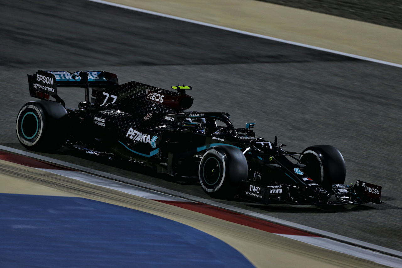 GP SAKHIR, Valtteri Bottas (FIN) Mercedes AMG F1 W11.
04.12.2020. Formula 1 World Championship, Rd 16, Sakhir Grand Prix, Sakhir, Bahrain, Practice Day
- www.xpbimages.com, EMail: requests@xpbimages.com © Copyright: Moy / XPB Images