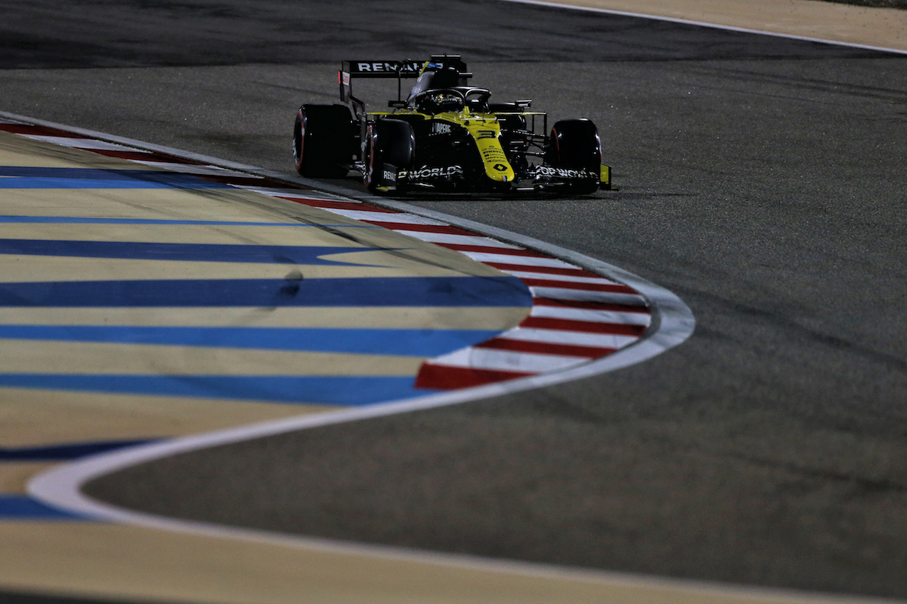 GP SAKHIR, Daniel Ricciardo (AUS) Renault F1 Team RS20.
04.12.2020. Formula 1 World Championship, Rd 16, Sakhir Grand Prix, Sakhir, Bahrain, Practice Day
- www.xpbimages.com, EMail: requests@xpbimages.com © Copyright: Moy / XPB Images