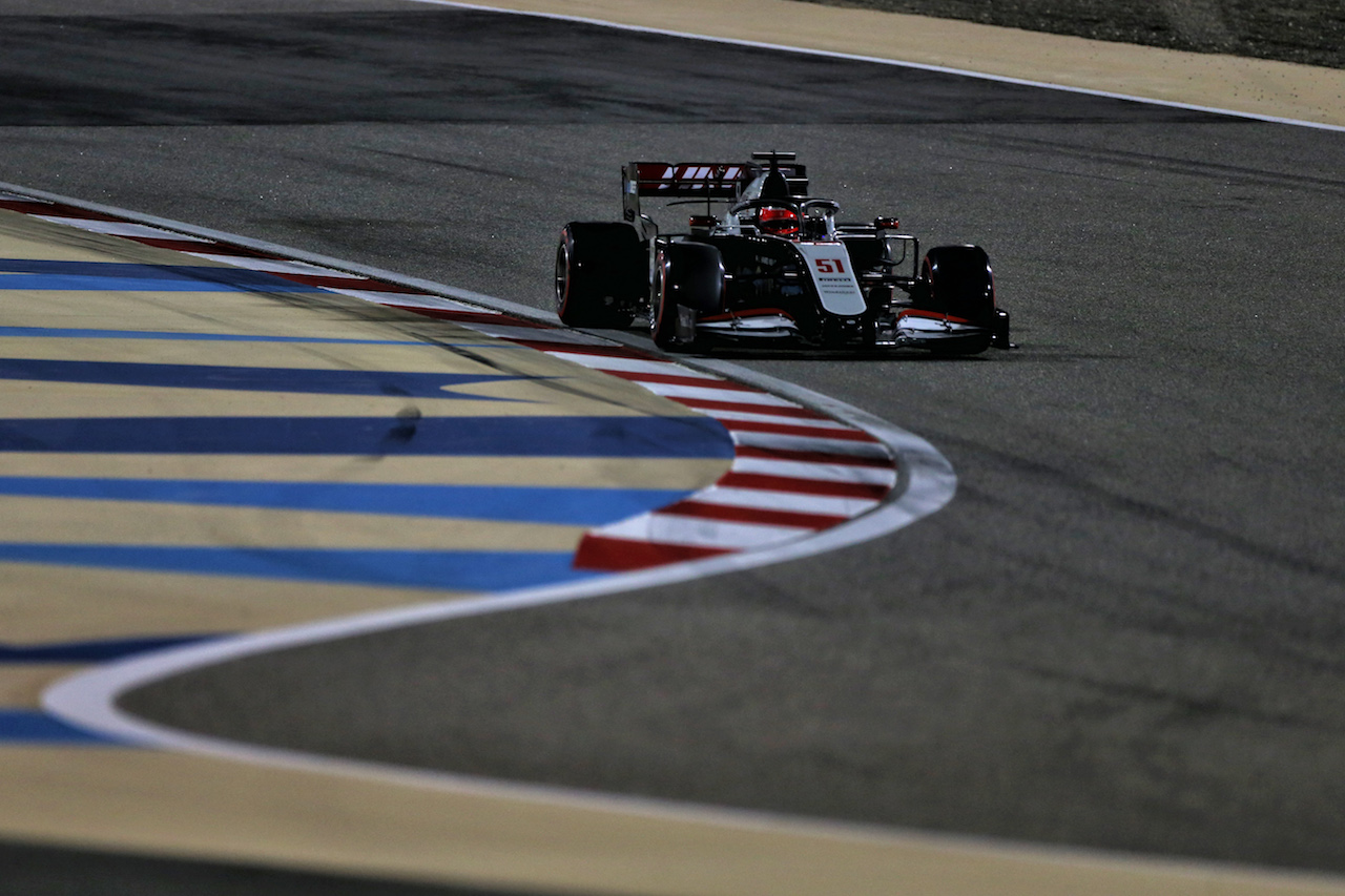 GP SAKHIR, Pietro Fittipaldi (BRA) Haas VF-19.
04.12.2020. Formula 1 World Championship, Rd 16, Sakhir Grand Prix, Sakhir, Bahrain, Practice Day
- www.xpbimages.com, EMail: requests@xpbimages.com © Copyright: Moy / XPB Images