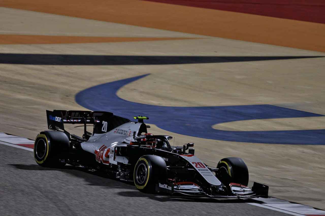 GP SAKHIR, Kevin Magnussen (DEN) Haas VF-20.
04.12.2020. Formula 1 World Championship, Rd 16, Sakhir Grand Prix, Sakhir, Bahrain, Practice Day
- www.xpbimages.com, EMail: requests@xpbimages.com © Copyright: Moy / XPB Images