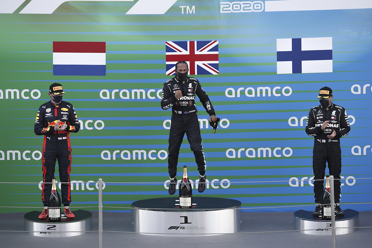 GP SPAGNA, The podium (L to R): Max Verstappen (NLD) Red Bull Racing, second; Lewis Hamilton (GBR) Mercedes AMG F1, vincitore; Valtteri Bottas (FIN) Mercedes AMG F1, third.
16.08.2020. Formula 1 World Championship, Rd 6, Spanish Grand Prix, Barcelona, Spain, Gara Day.
- www.xpbimages.com, EMail: requests@xpbimages.com - copy of publication required for printed pictures. Every used picture is fee-liable. © Copyright: FIA Pool Image for Editorial Use Only