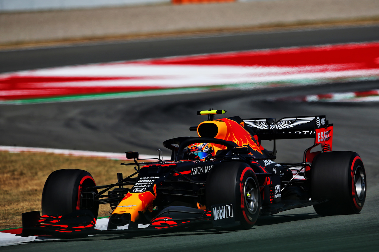 GP SPAGNA, Alexander Albon (THA) Red Bull Racing RB16.
14.08.2020 Formula 1 World Championship, Rd 6, Spanish Grand Prix, Barcelona, Spain, Practice Day.
- www.xpbimages.com, EMail: requests@xpbimages.com © Copyright: Filipe / XPB Images