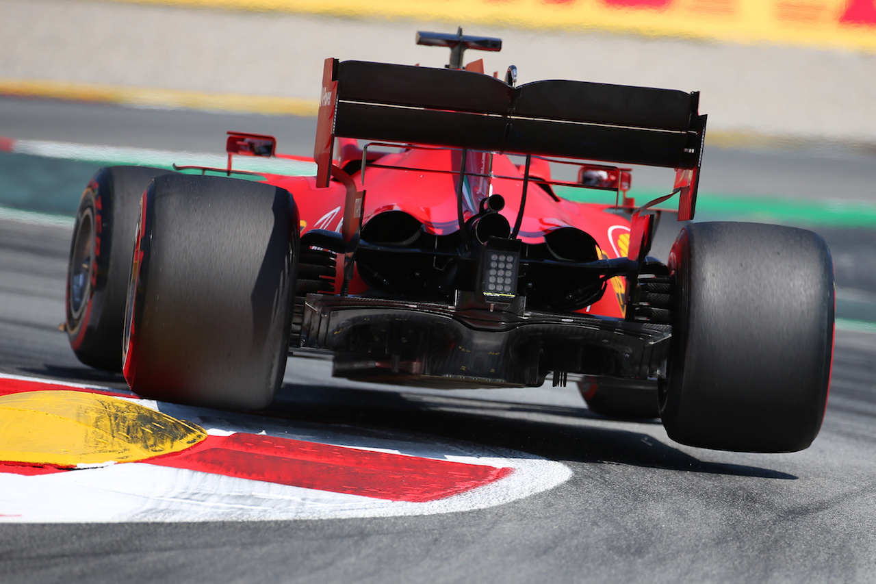 GP SPAGNA, Sebastian Vettel (GER) Ferrari SF1000 hits the curb e jumps into the air.
14.08.2020 Formula 1 World Championship, Rd 6, Spanish Grand Prix, Barcelona, Spain, Practice Day.
- www.xpbimages.com, EMail: requests@xpbimages.com ¬© Copyright: Batchelor / XPB Images