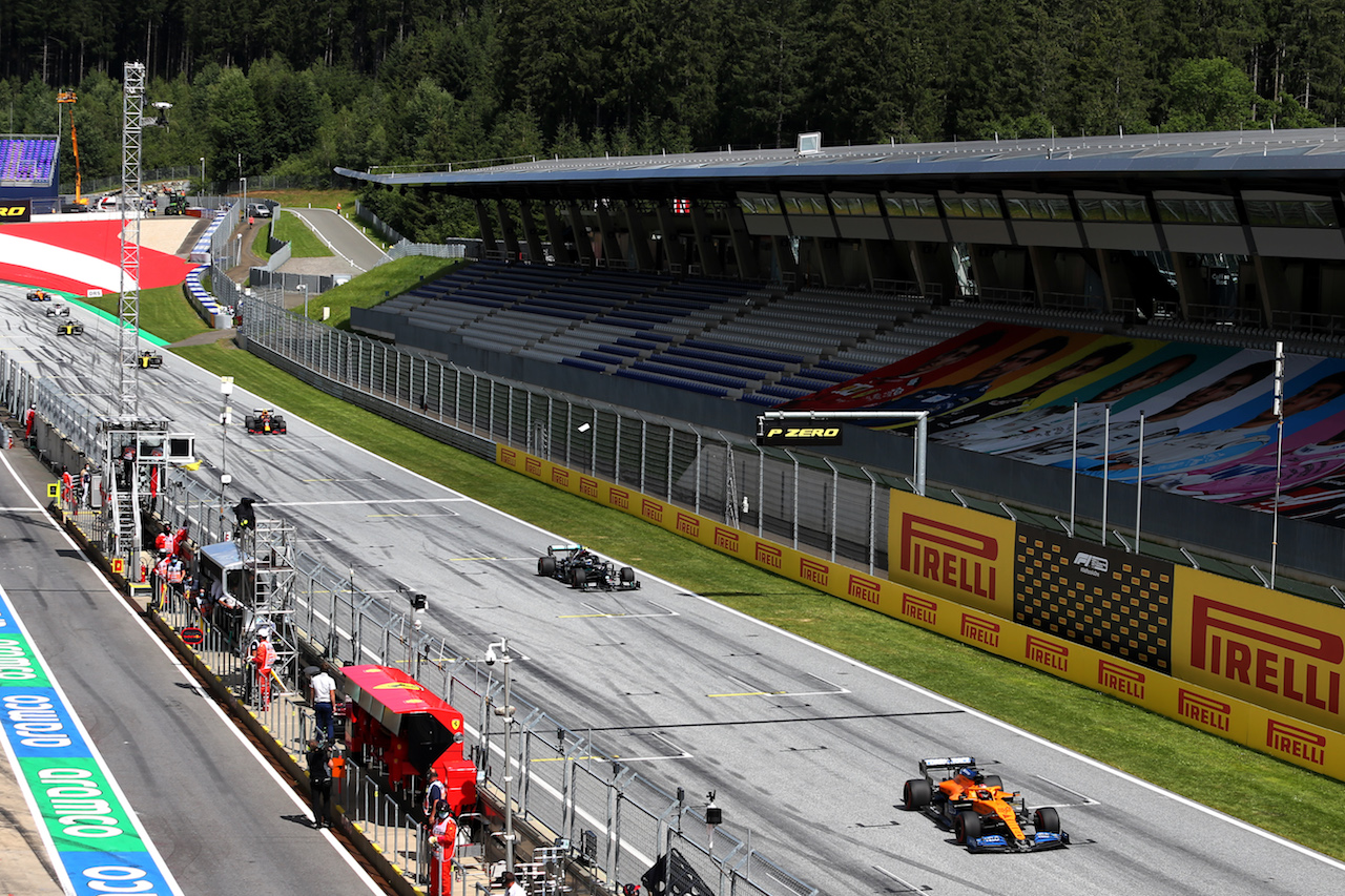 GP STIRIA, Carlos Sainz Jr (ESP) McLaren MCL35.
12.07.2020. Formula 1 World Championship, Rd 2, Steiermark Grand Prix, Spielberg, Austria, Gara Day.
- www.xpbimages.com, EMail: requests@xpbimages.com © Copyright: Moy / XPB Images