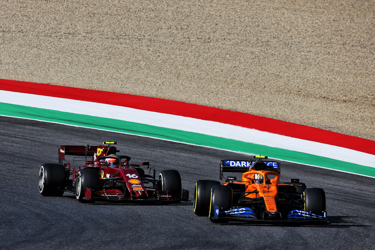 GP TOSCANA FERRARI 1000, Lando Norris (GBR) McLaren MCL35 e Charles Leclerc (MON) Ferrari SF1000.
13.09.2020. Formula 1 World Championship, Rd 9, Tuscan Grand Prix, Mugello, Italy, Gara Day.
- www.xpbimages.com, EMail: requests@xpbimages.com © Copyright: Batchelor / XPB Images