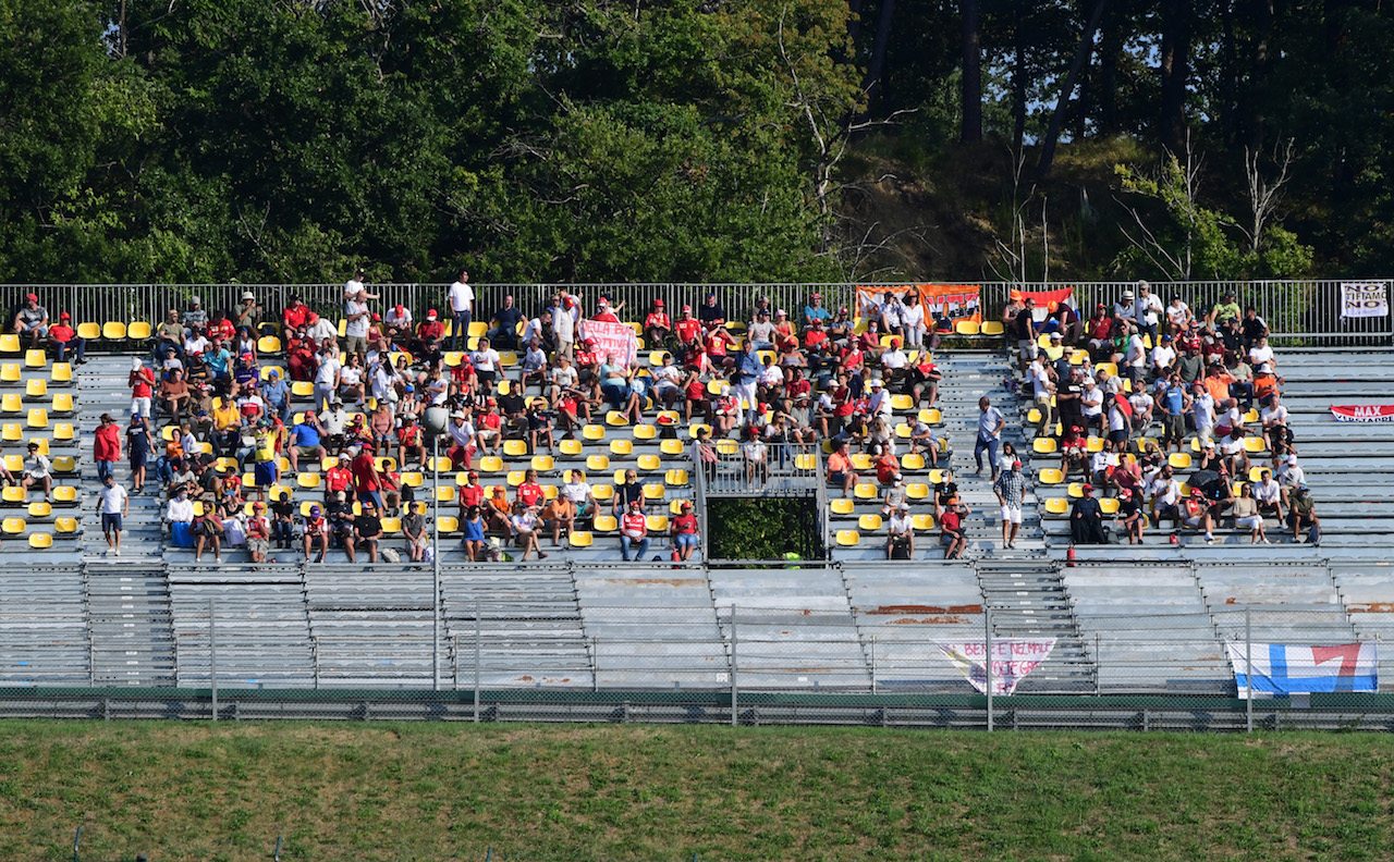 GP TOSCANA FERRARI 1000, Circuit Atmosfera - fans in the grandstand.
13.09.2020. Formula 1 World Championship, Rd 9, Tuscan Grand Prix, Mugello, Italy, Gara Day.
- www.xpbimages.com, EMail: requests@xpbimages.com © Copyright: FIA Pool Image for Editorial Use Only