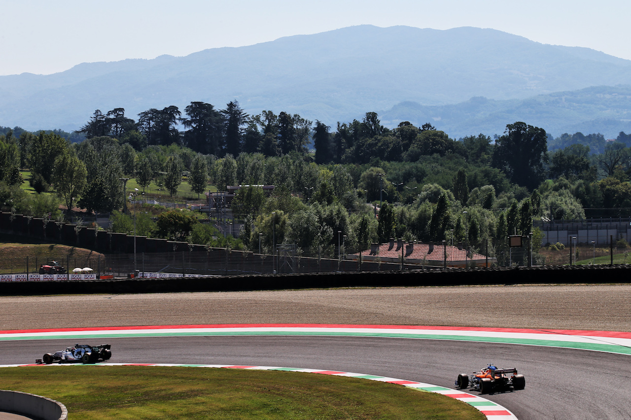 GP TOSCANA FERRARI 1000, Daniil Kvyat (RUS) AlphaTauri AT01 davanti a Carlos Sainz Jr (ESP) McLaren MCL35.
12.09.2020. Formula 1 World Championship, Rd 9, Tuscan Grand Prix, Mugello, Italy, Qualifiche Day.
- www.xpbimages.com, EMail: requests@xpbimages.com © Copyright: Batchelor / XPB Images