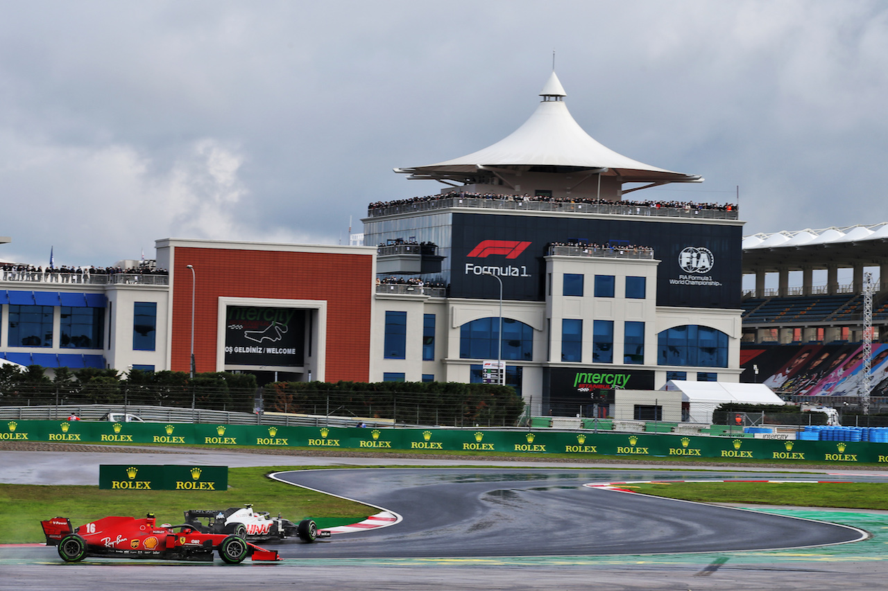 GP TURCHIA, Charles Leclerc (MON) Ferrari SF1000 runs wide.
15.11.2020. Formula 1 World Championship, Rd 14, Turkish Grand Prix, Istanbul, Turkey, Gara Day.
- www.xpbimages.com, EMail: requests@xpbimages.com © Copyright: Batchelor / XPB Images