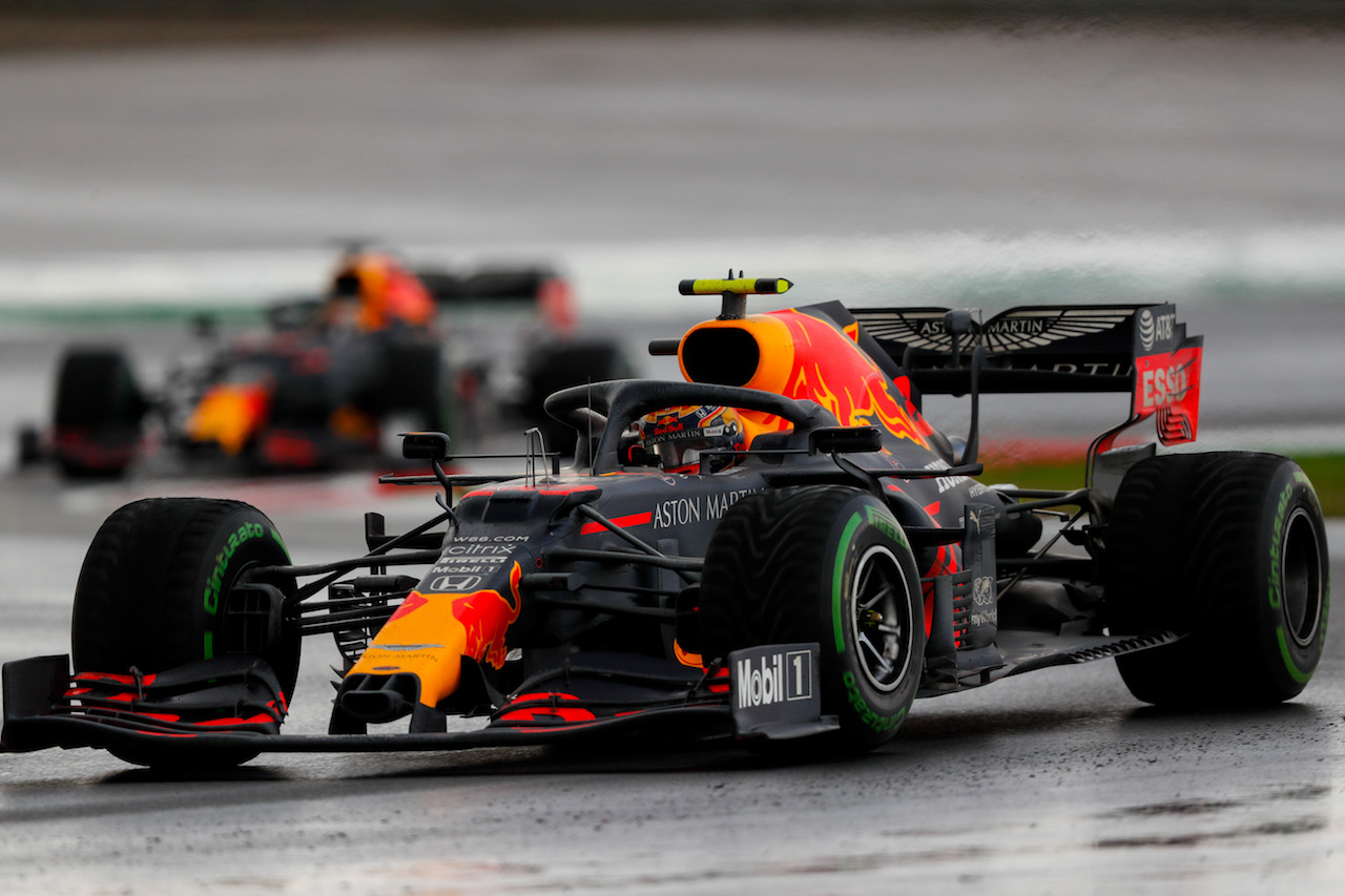 GP TURCHIA, Alexander Albon (THA) Red Bull Racing RB16.
15.11.2020. Formula 1 World Championship, Rd 14, Turkish Grand Prix, Istanbul, Turkey, Gara Day.
- www.xpbimages.com, EMail: requests@xpbimages.com © Copyright: FIA Pool Image for Editorial Use Only