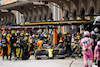 GP TURCHIA, Daniel Ricciardo (AUS) Renault F1 Team RS20 makes a pit stop.
15.11.2020. Formula 1 World Championship, Rd 14, Turkish Grand Prix, Istanbul, Turkey, Gara Day.
- www.xpbimages.com, EMail: requests@xpbimages.com © Copyright: Bearne / XPB Images