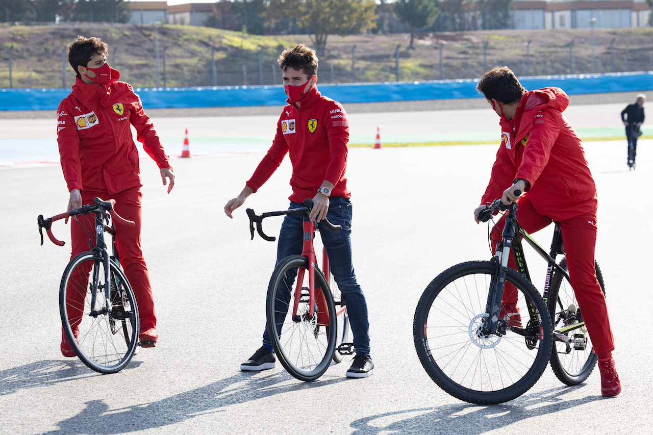 GP TURCHIA, Charles Leclerc (MON) Ferrari rides the circuit with the team.

12.11.2020. Formula 1 World Championship, Rd 14, Turkish Grand Prix, Istanbul, Turkey, Preparation Day.
- www.xpbimages.com, EMail: requests@xpbimages.com © Copyright: Bearne / XPB Images