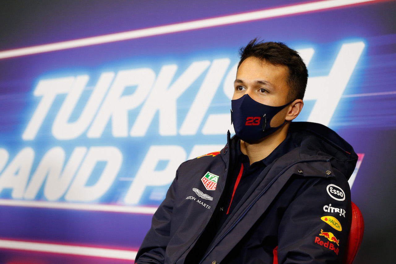GP TURCHIA, Alexander Albon (THA) Red Bull Racing in the FIA Press Conference.
12.11.2020. Formula 1 World Championship, Rd 14, Turkish Grand Prix, Istanbul, Turkey, Preparation Day.
- www.xpbimages.com, EMail: requests@xpbimages.com © Copyright: FIA Pool Image for Editorial Use Only