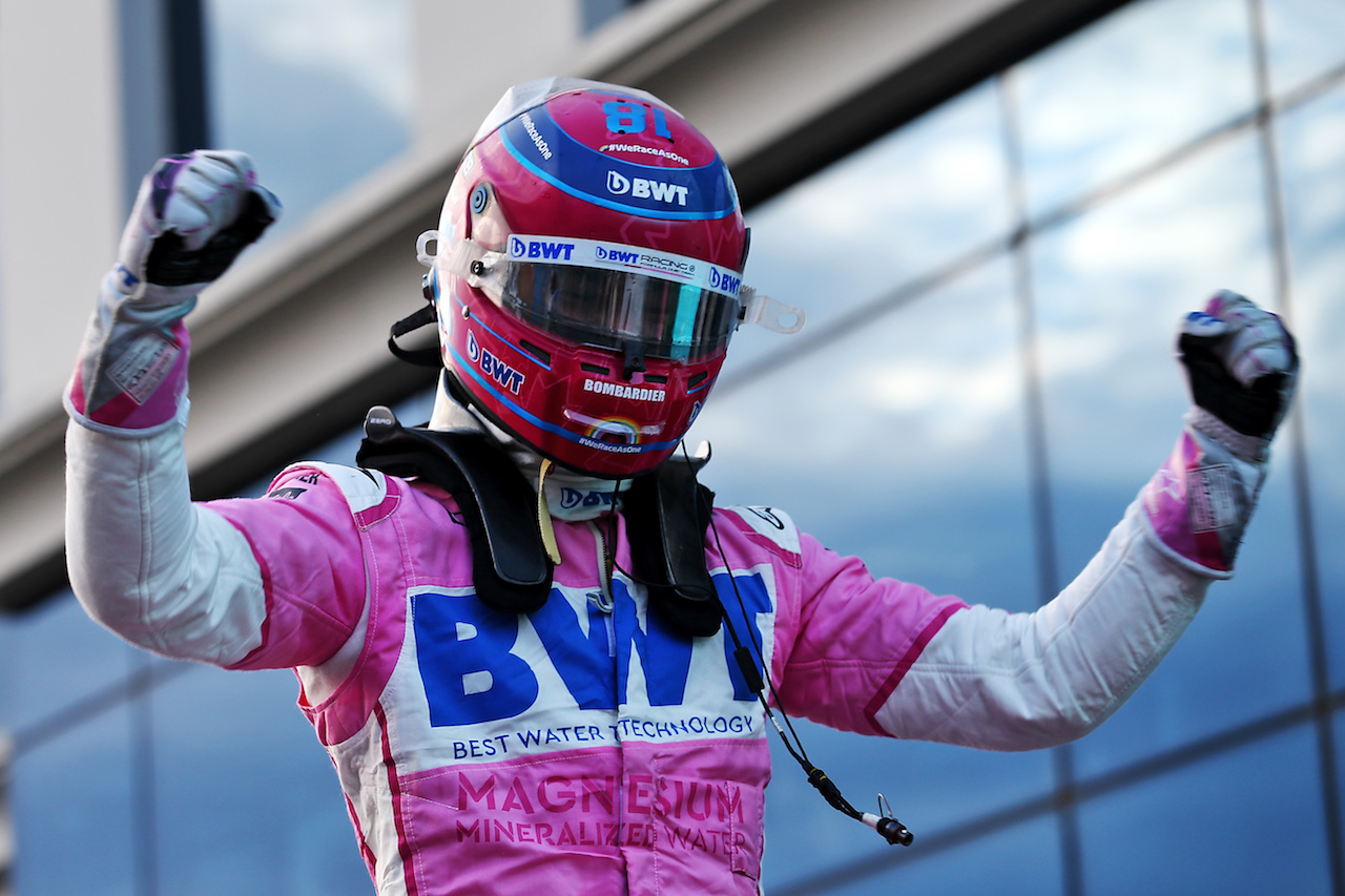 GP TURCHIA, Lance Stroll (CDN) Racing Point F1 Team celebrates his pole position in qualifying parc ferme.
14.11.2020. Formula 1 World Championship, Rd 14, Turkish Grand Prix, Istanbul, Turkey, Qualifiche Day.
- www.xpbimages.com, EMail: requests@xpbimages.com © Copyright: Batchelor / XPB Images