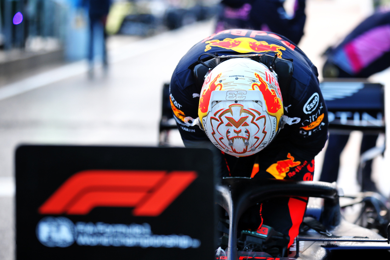 GP TURCHIA, Second placed Max Verstappen (NLD) Red Bull Racing RB16 in qualifying parc ferme.
14.11.2020. Formula 1 World Championship, Rd 14, Turkish Grand Prix, Istanbul, Turkey, Qualifiche Day.
- www.xpbimages.com, EMail: requests@xpbimages.com © Copyright: Batchelor / XPB Images