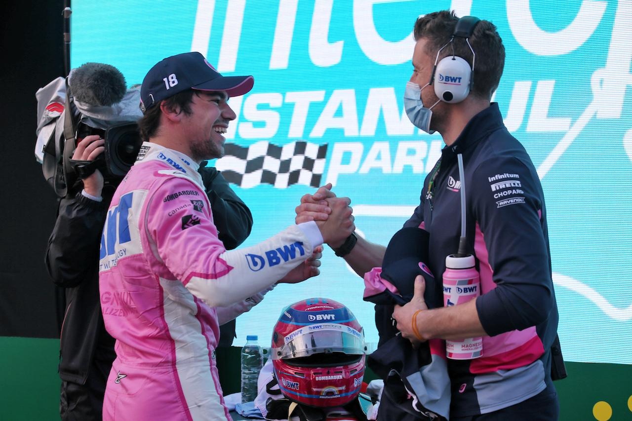 GP TURCHIA, Lance Stroll (CDN) Racing Point F1 Team celebrates his pole position in qualifying parc ferme.
14.11.2020. Formula 1 World Championship, Rd 14, Turkish Grand Prix, Istanbul, Turkey, Qualifiche Day.
- www.xpbimages.com, EMail: requests@xpbimages.com © Copyright: Batchelor / XPB Images