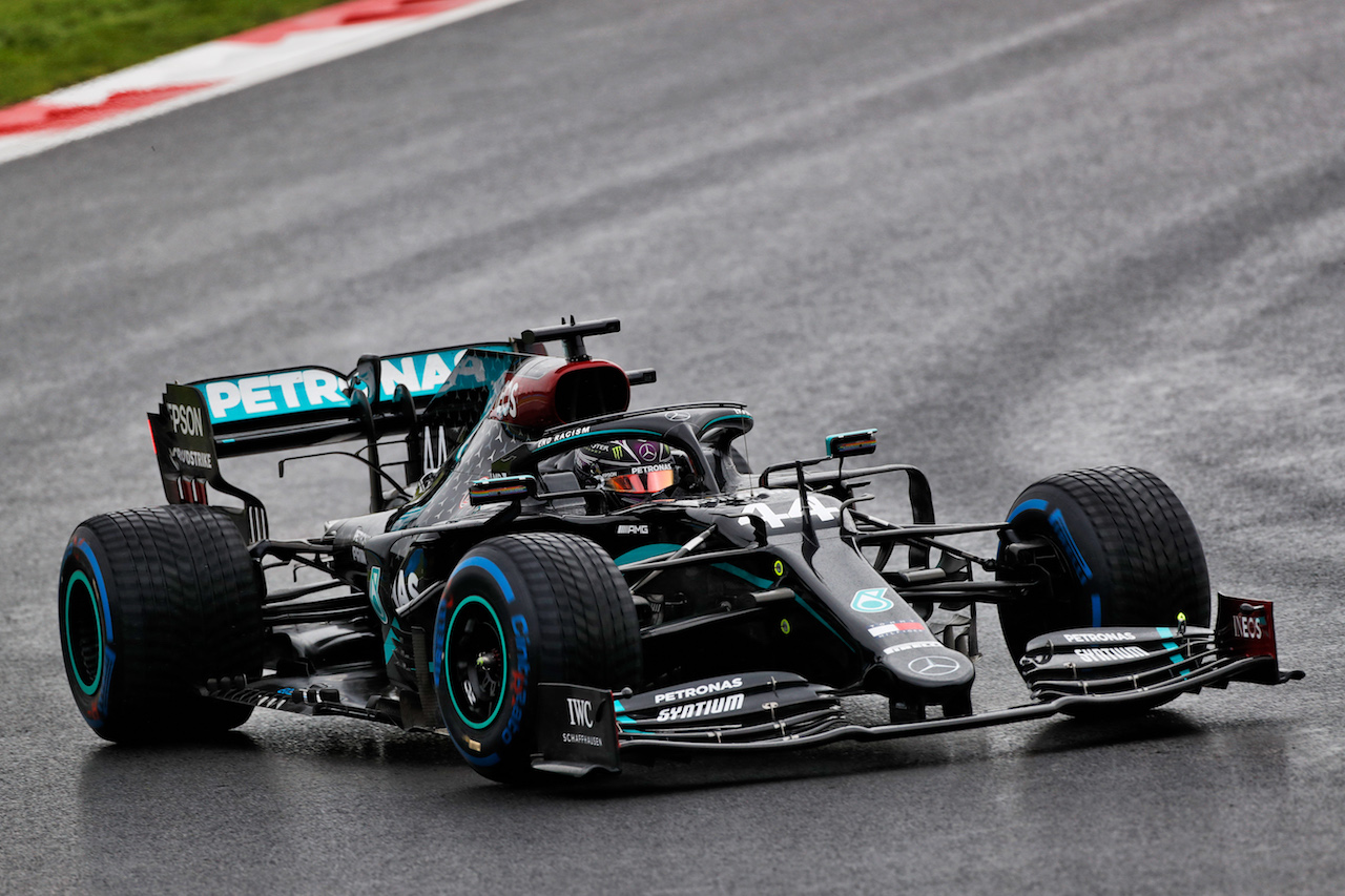 GP TURCHIA, Lewis Hamilton (GBR) Mercedes AMG F1 W11.
14.11.2020. Formula 1 World Championship, Rd 14, Turkish Grand Prix, Istanbul, Turkey, Qualifiche Day.
- www.xpbimages.com, EMail: requests@xpbimages.com © Copyright: Staley / XPB Images
