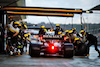 GP TURCHIA, Esteban Ocon (FRA) Renault F1 Team RS20 makes a pit stop.
14.11.2020. Formula 1 World Championship, Rd 14, Turkish Grand Prix, Istanbul, Turkey, Qualifiche Day.
- www.xpbimages.com, EMail: requests@xpbimages.com © Copyright: Charniaux / XPB Images