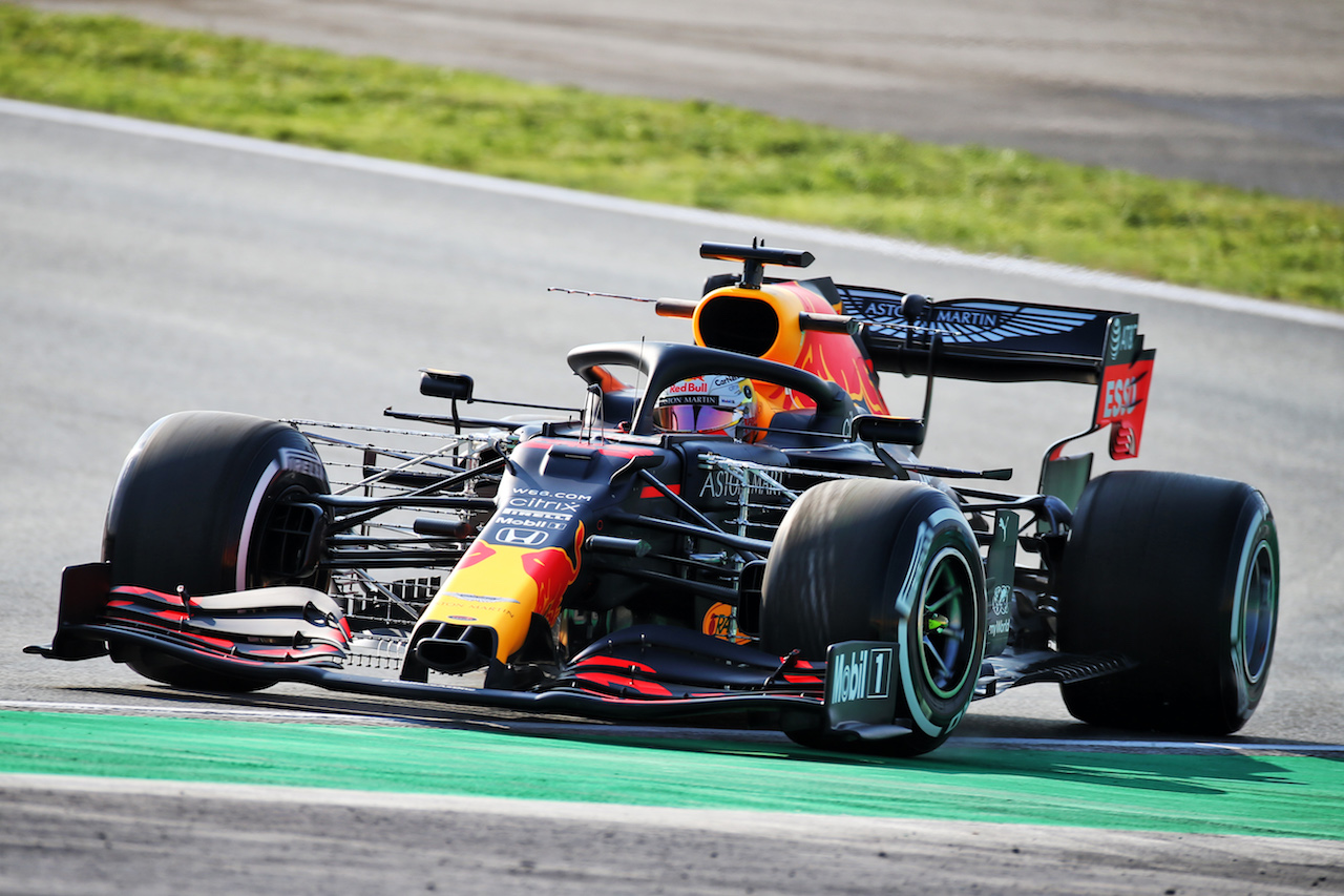 GP TURCHIA, Max Verstappen (NLD) Red Bull Racing RB16.
13.11.2020 Formula 1 World Championship, Rd 14, Turkish Grand Prix, Istanbul, Turkey, Practice Day.
- www.xpbimages.com, EMail: requests@xpbimages.com © Copyright: Batchelor / XPB Images