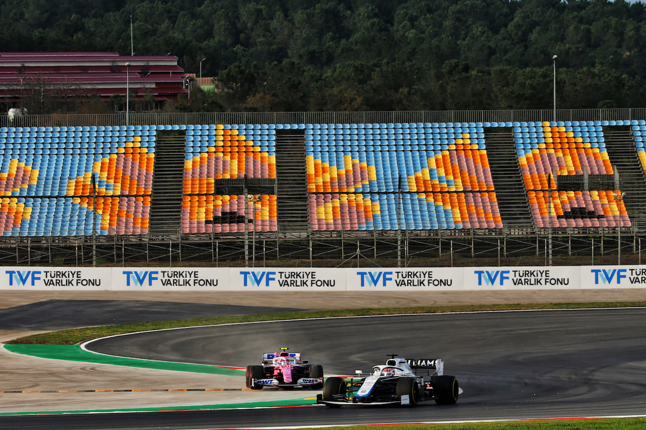 GP TURCHIA, George Russell (GBR) Williams Racing FW43 as Lance Stroll (CDN) Racing Point F1 Team RP20 runs wide.
13.11.2020 Formula 1 World Championship, Rd 14, Turkish Grand Prix, Istanbul, Turkey, Practice Day.
- www.xpbimages.com, EMail: requests@xpbimages.com © Copyright: Batchelor / XPB Images