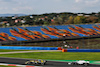 GP TURCHIA, Esteban Ocon (FRA) Renault F1 Team RS20 e Nicholas Latifi (CDN) Williams Racing FW43.
13.11.2020 Formula 1 World Championship, Rd 14, Turkish Grand Prix, Istanbul, Turkey, Practice Day.
- www.xpbimages.com, EMail: requests@xpbimages.com © Copyright: Batchelor / XPB Images