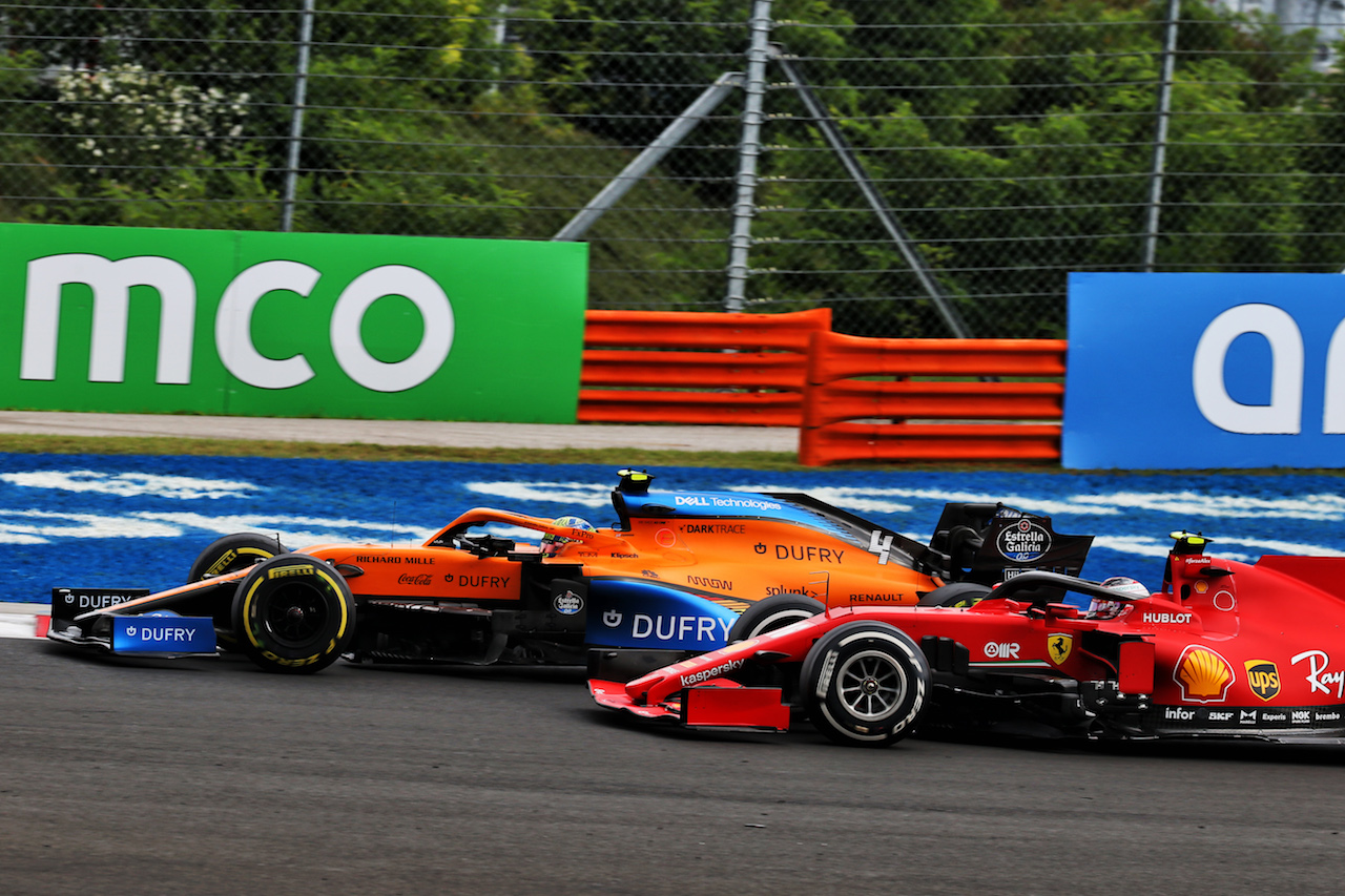 GP UNGHERIA, Lando Norris (GBR) McLaren MCL35 e Charles Leclerc (MON) Ferrari SF1000 battle for position.
19.07.2020. Formula 1 World Championship, Rd 3, Hungarian Grand Prix, Budapest, Hungary, Gara Day.
- www.xpbimages.com, EMail: requests@xpbimages.com © Copyright: Batchelor / XPB Images