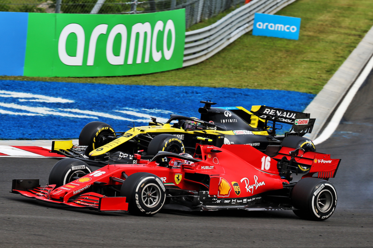 GP UNGHERIA, Charles Leclerc (MON) Ferrari SF1000 e Daniel Ricciardo (AUS) Renault F1 Team RS20 battle for position.
19.07.2020. Formula 1 World Championship, Rd 3, Hungarian Grand Prix, Budapest, Hungary, Gara Day.
- www.xpbimages.com, EMail: requests@xpbimages.com © Copyright: Batchelor / XPB Images
