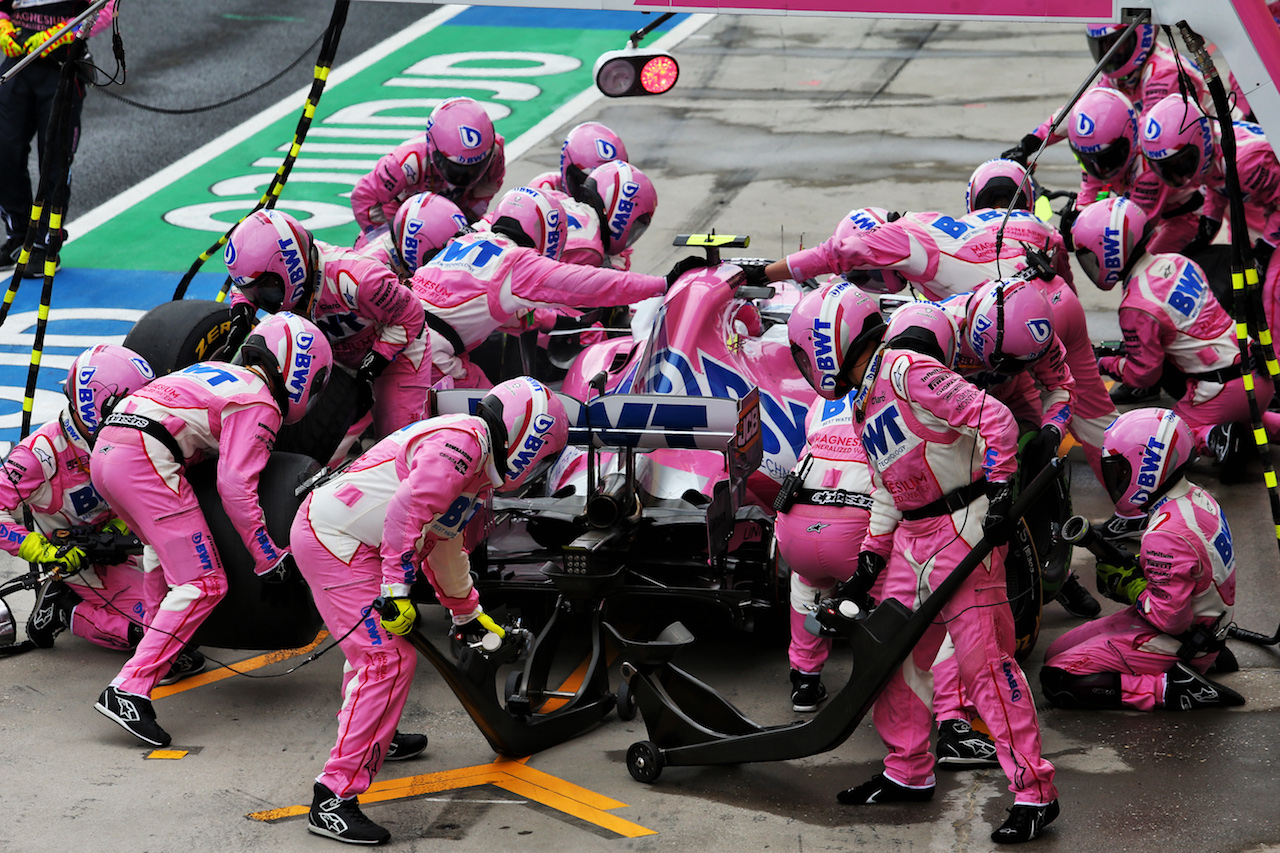 GP UNGHERIA, Lance Stroll (CDN) Racing Point F1 Team RP20 makes a pit stop.
19.07.2020. Formula 1 World Championship, Rd 3, Hungarian Grand Prix, Budapest, Hungary, Gara Day.
- www.xpbimages.com, EMail: requests@xpbimages.com © Copyright: Moy / XPB Images