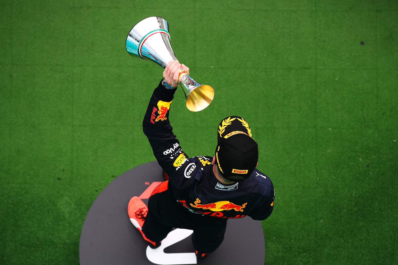 GP UNGHERIA, Max Verstappen (NLD) Red Bull Racing celebrates his third position on the podium.
19.07.2020. Formula 1 World Championship, Rd 3, Hungarian Grand Prix, Budapest, Hungary, Gara Day.
- www.xpbimages.com, EMail: requests@xpbimages.com - copy of publication required for printed pictures. Every used picture is fee-liable. © Copyright: FIA Pool Image for Editorial Use Only