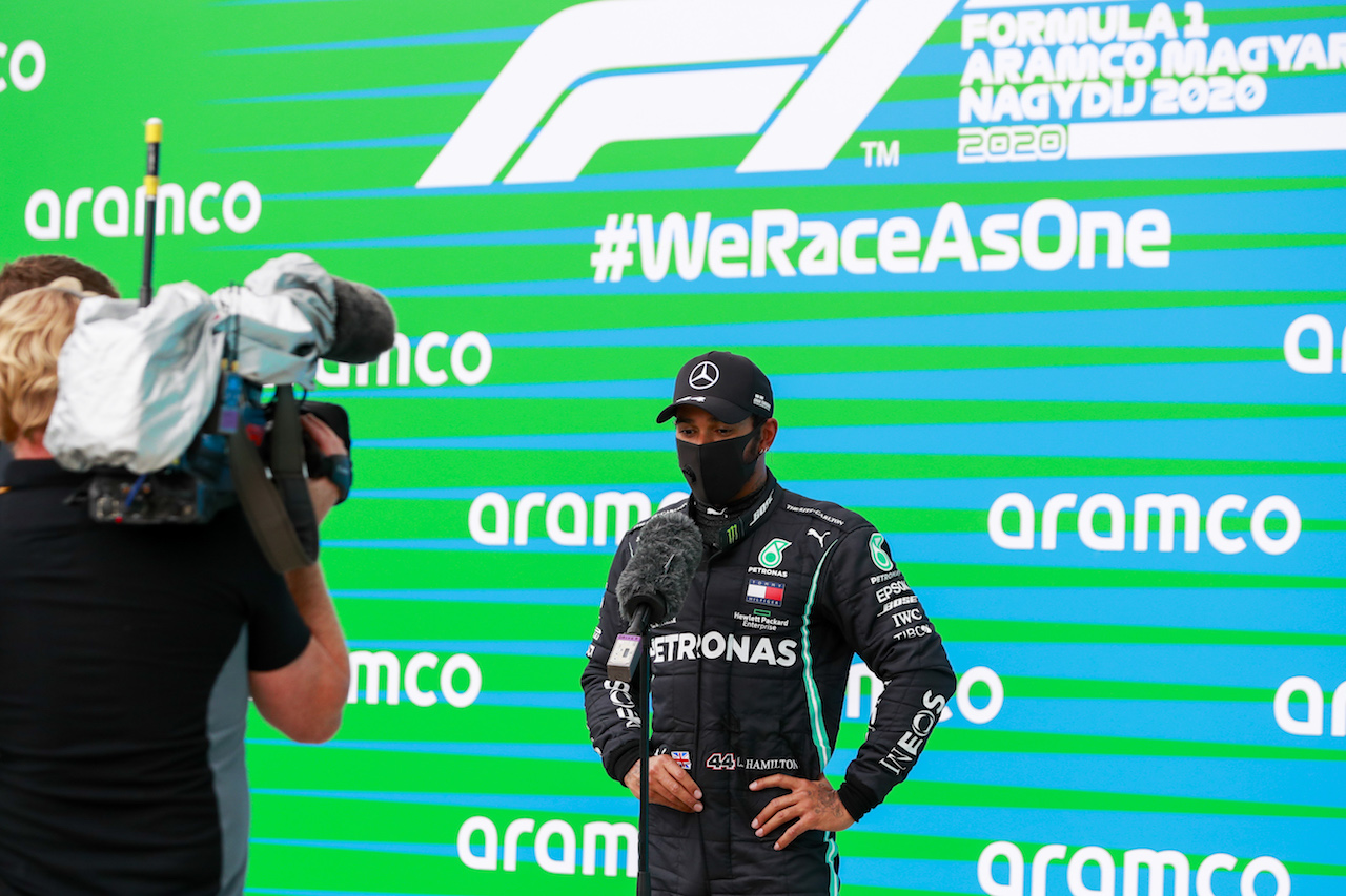 GP UNGHERIA, Pole sitter Lewis Hamilton (GBR) Mercedes AMG F1 in qualifying parc ferme.
18.07.2020. Formula 1 World Championship, Rd 3, Hungarian Grand Prix, Budapest, Hungary, Qualifiche Day.
- www.xpbimages.com, EMail: requests@xpbimages.com - copy of publication required for printed pictures. Every used picture is fee-liable. © Copyright: FIA Pool Image for Editorial Use Only