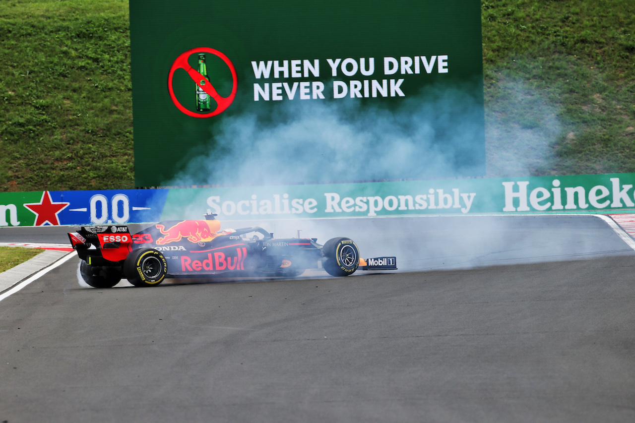 GP UNGHERIA, Max Verstappen (NLD) Red Bull Racing RB16 spins in the third practice session.
18.07.2020. Formula 1 World Championship, Rd 3, Hungarian Grand Prix, Budapest, Hungary, Qualifiche Day.
- www.xpbimages.com, EMail: requests@xpbimages.com © Copyright: Batchelor / XPB Images