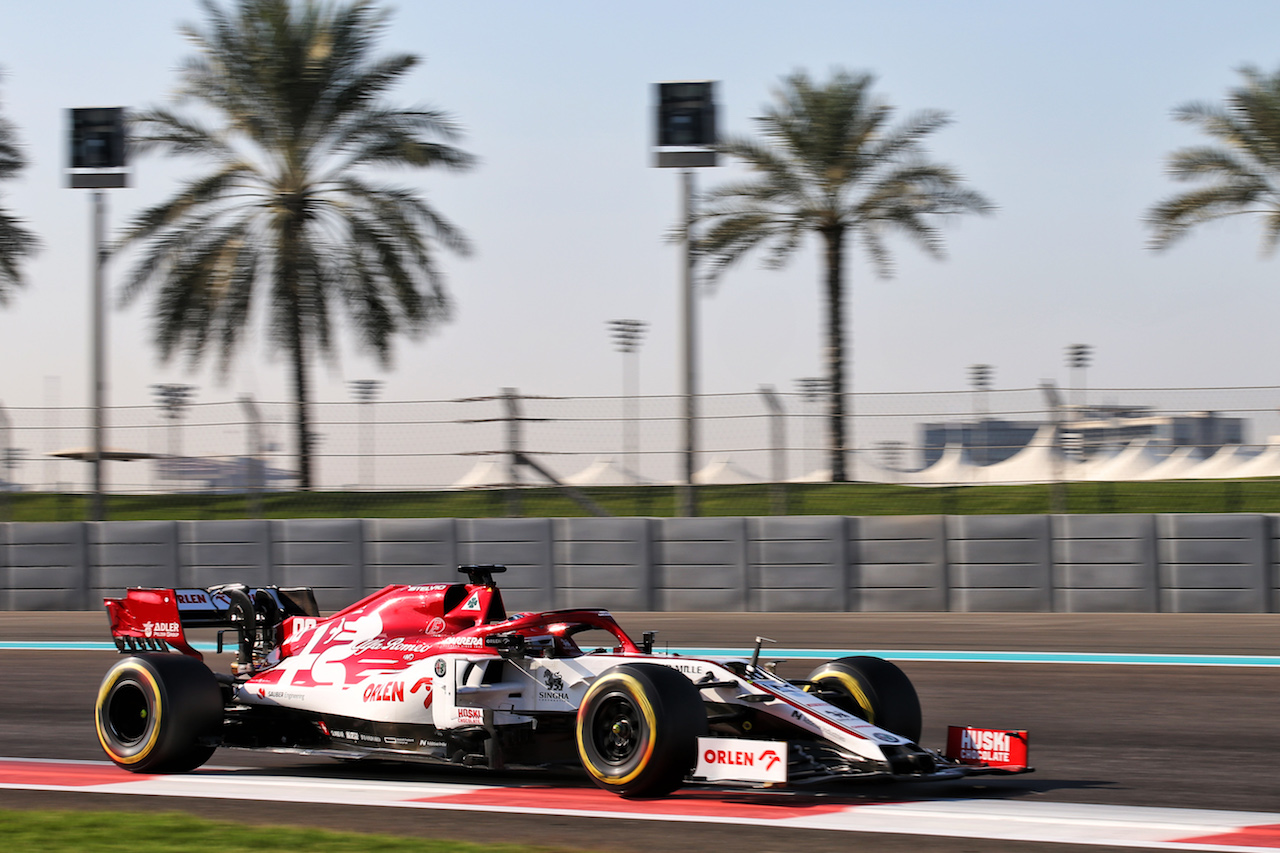 YOUNG DRIVER TEST ABU DHABI, Robert Kubica (POL) Alfa Romeo Racing C39 Reserve Driver.
15.12.2020. Formula 1 Testing, Yas Marina Circuit, Abu Dhabi, Tuesday.
- www.xpbimages.com, EMail: requests@xpbimages.com © Copyright: Batchelor / XPB Images